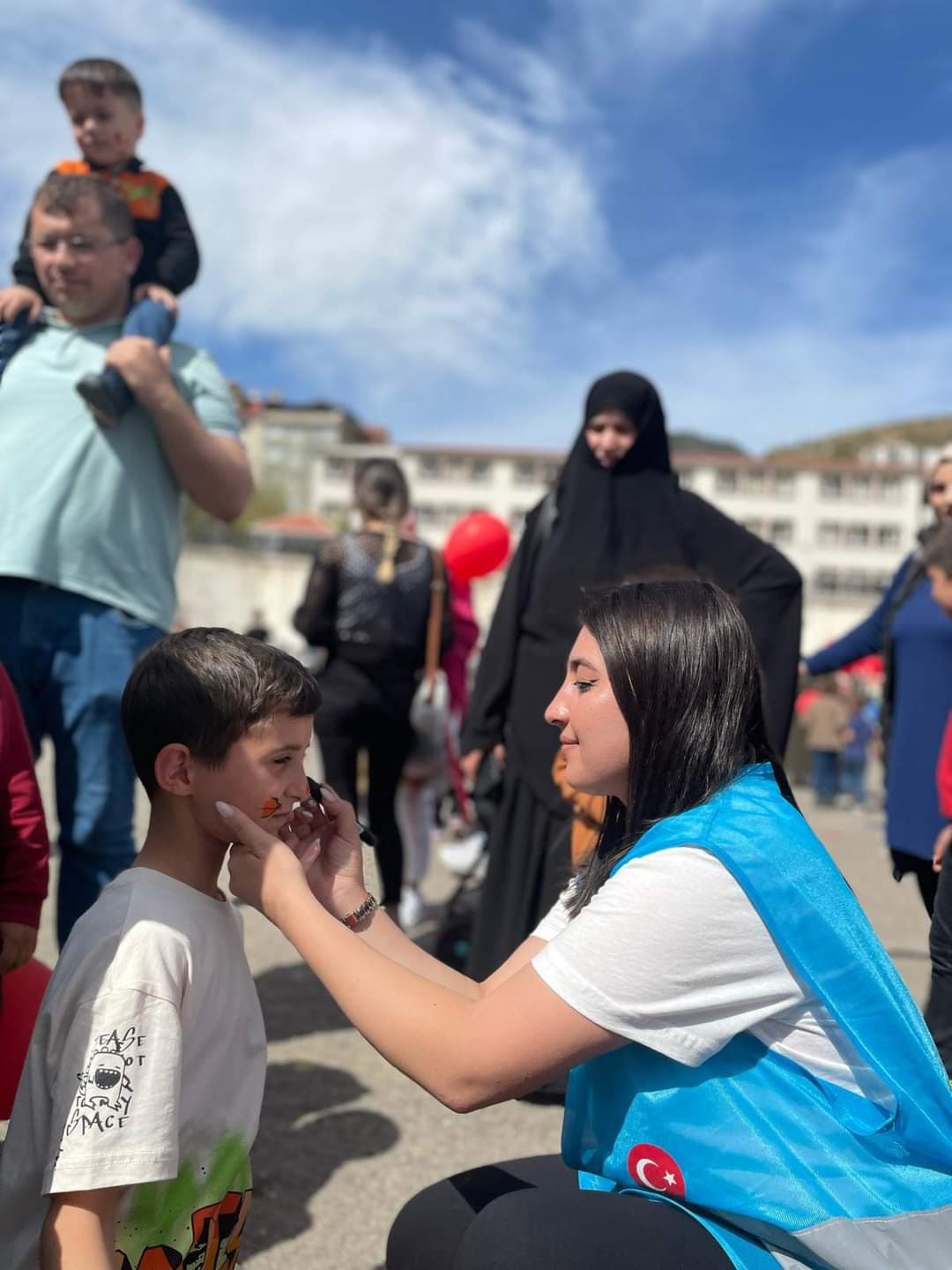 Ülkü Ocakları çocukları sevindirdi 29