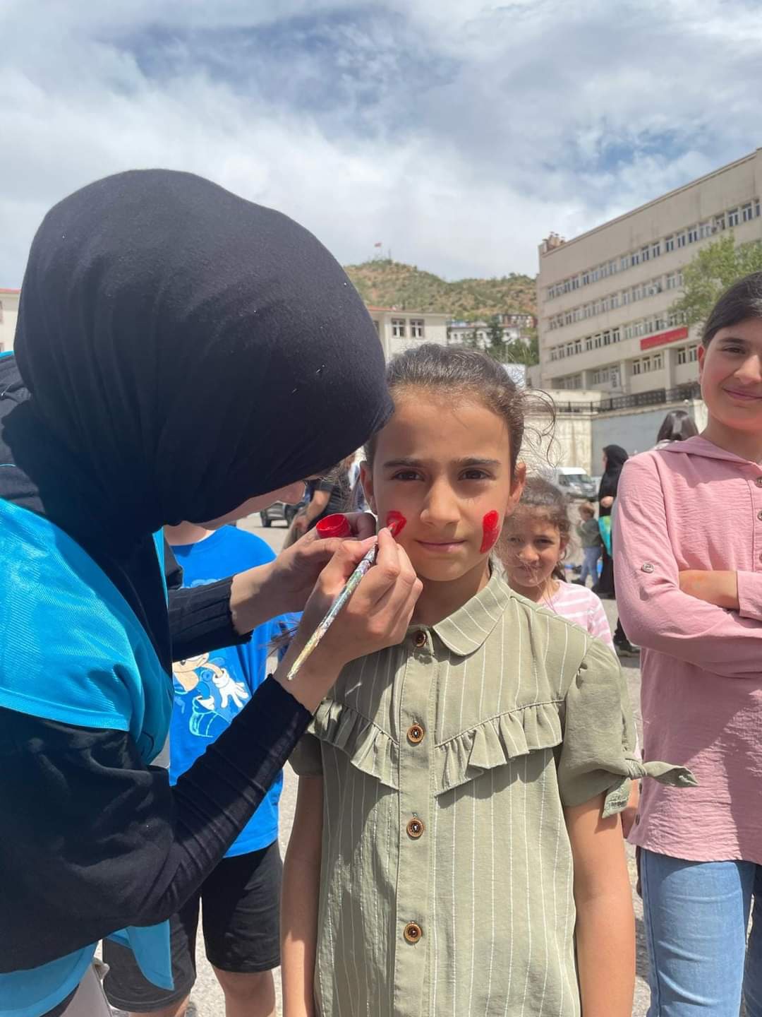 Ülkü Ocakları çocukları sevindirdi 7