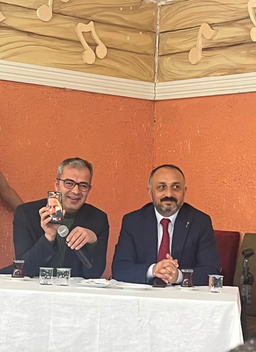 Anahtar Parti Gümüşhane teşkilatı kahvaltıda buluştu 1