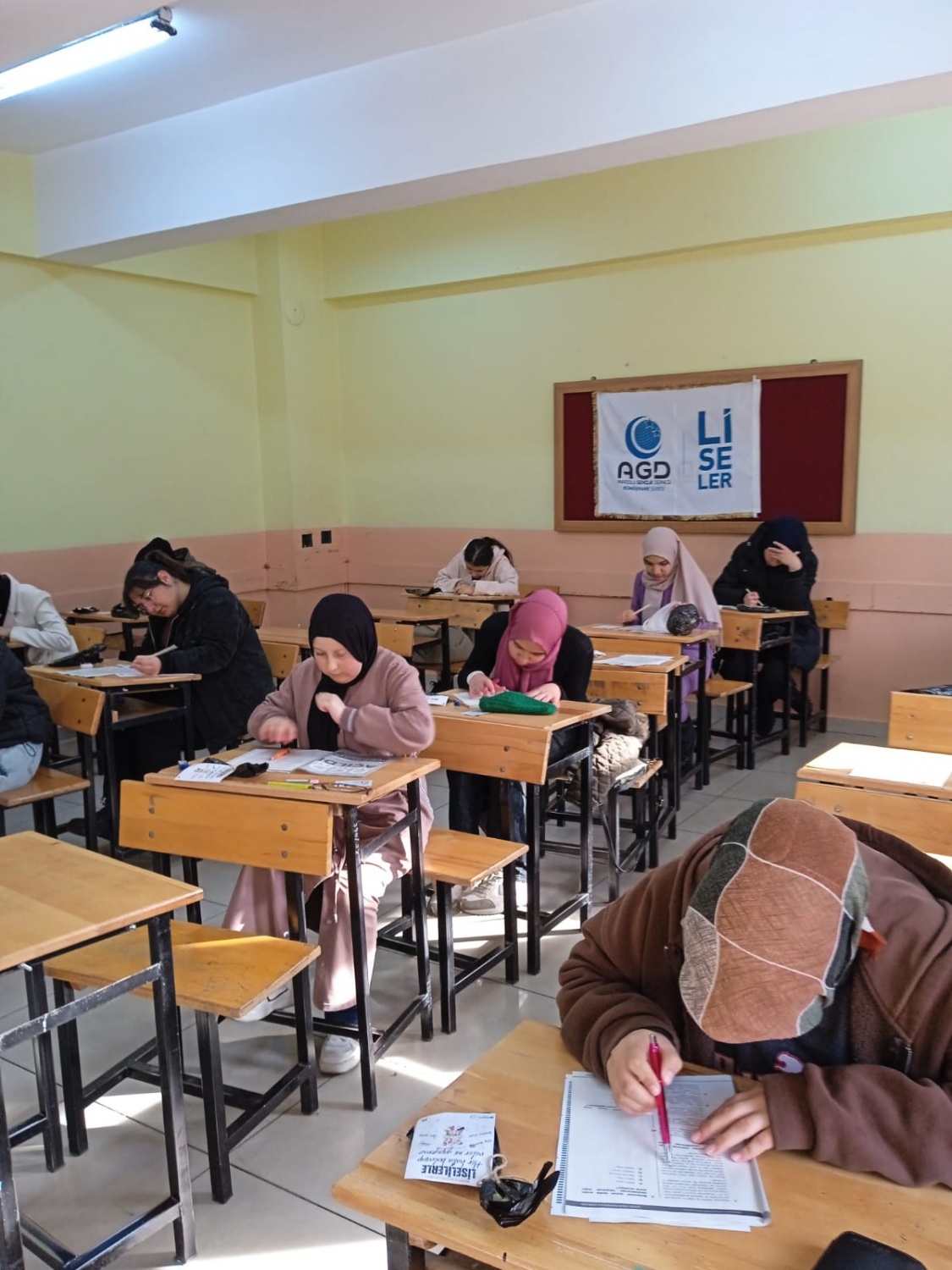 “Liseli gençler Efendimizin izinde” sınavı yapıldı 7