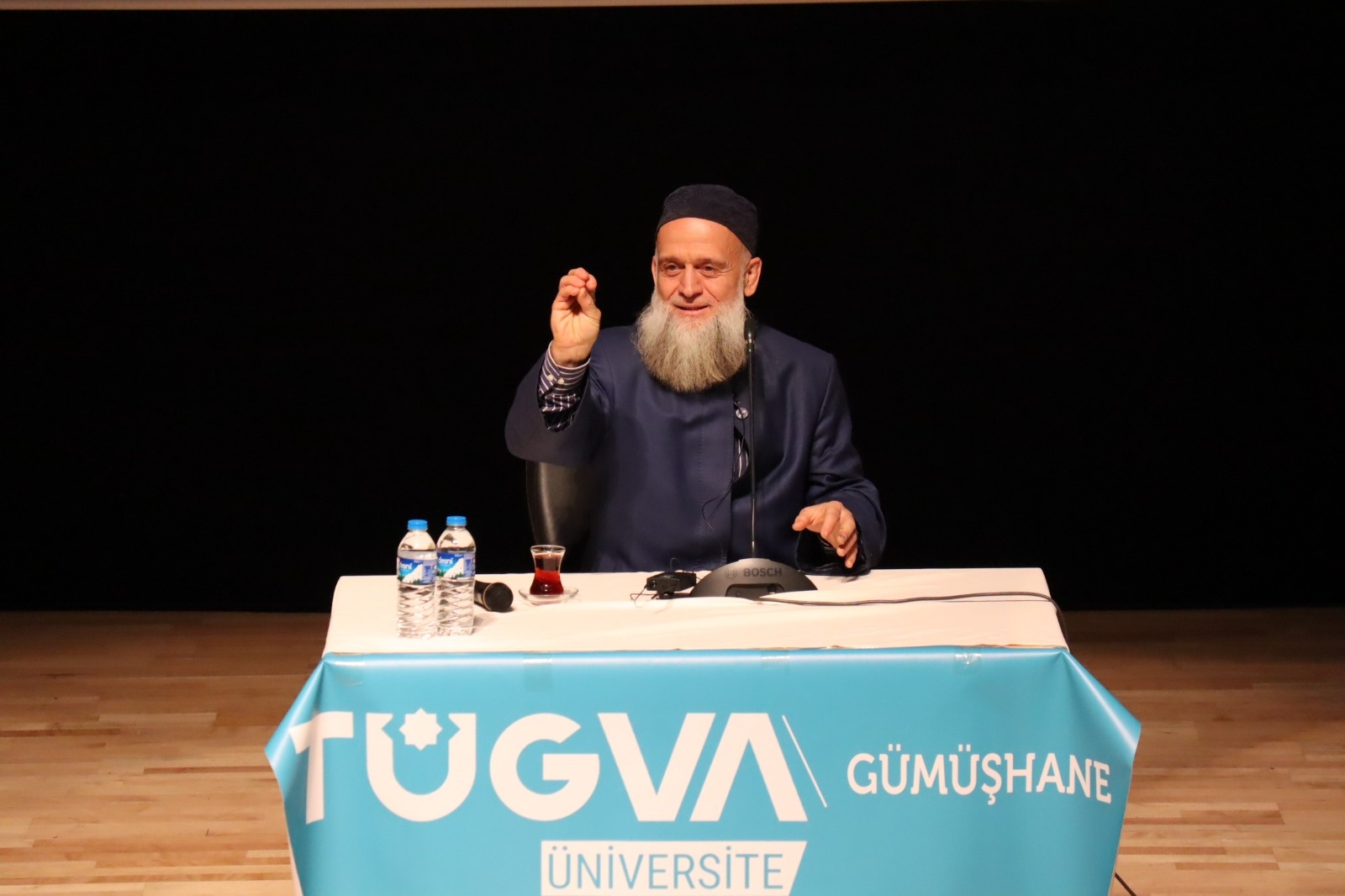 Gümüşhane’de "Tıbbi Devadan Ruhi Devaya" konferansı düzenlendi 1