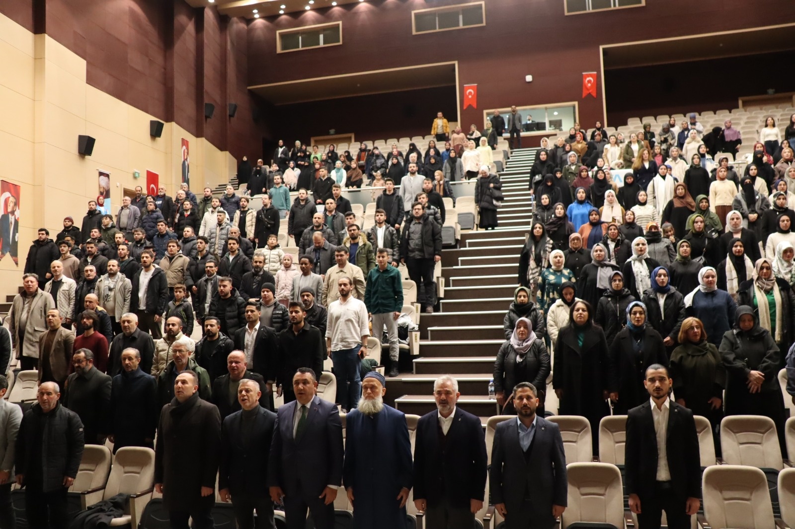 Gümüşhane’de "Tıbbi Devadan Ruhi Devaya" konferansı düzenlendi 9