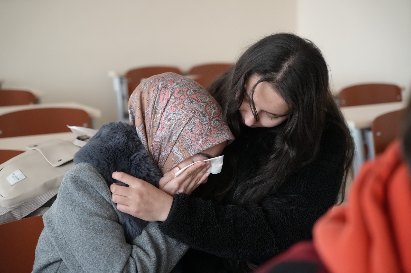 Bingöl’deki otobüs kazasında hayatını kaybeden Abdulkuddus’un arkadaşları yasa boğuldu 5