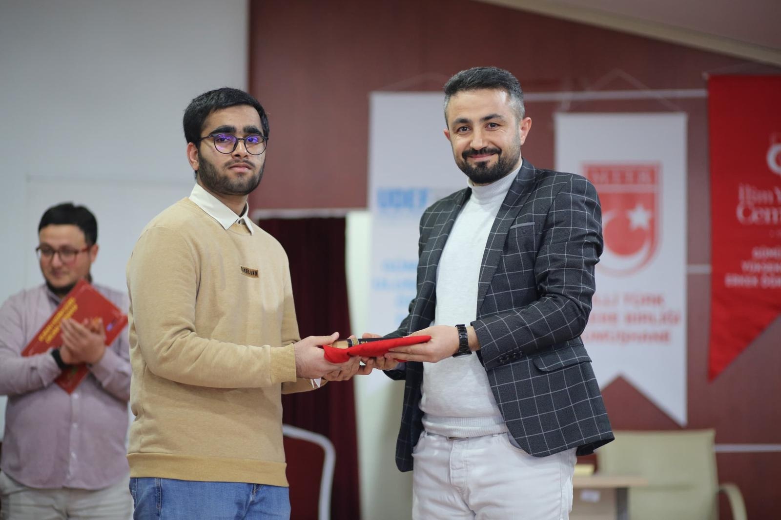 Üniversiteliler Kur’an-ı Kerim’i en güzel okumak için yarıştı 8