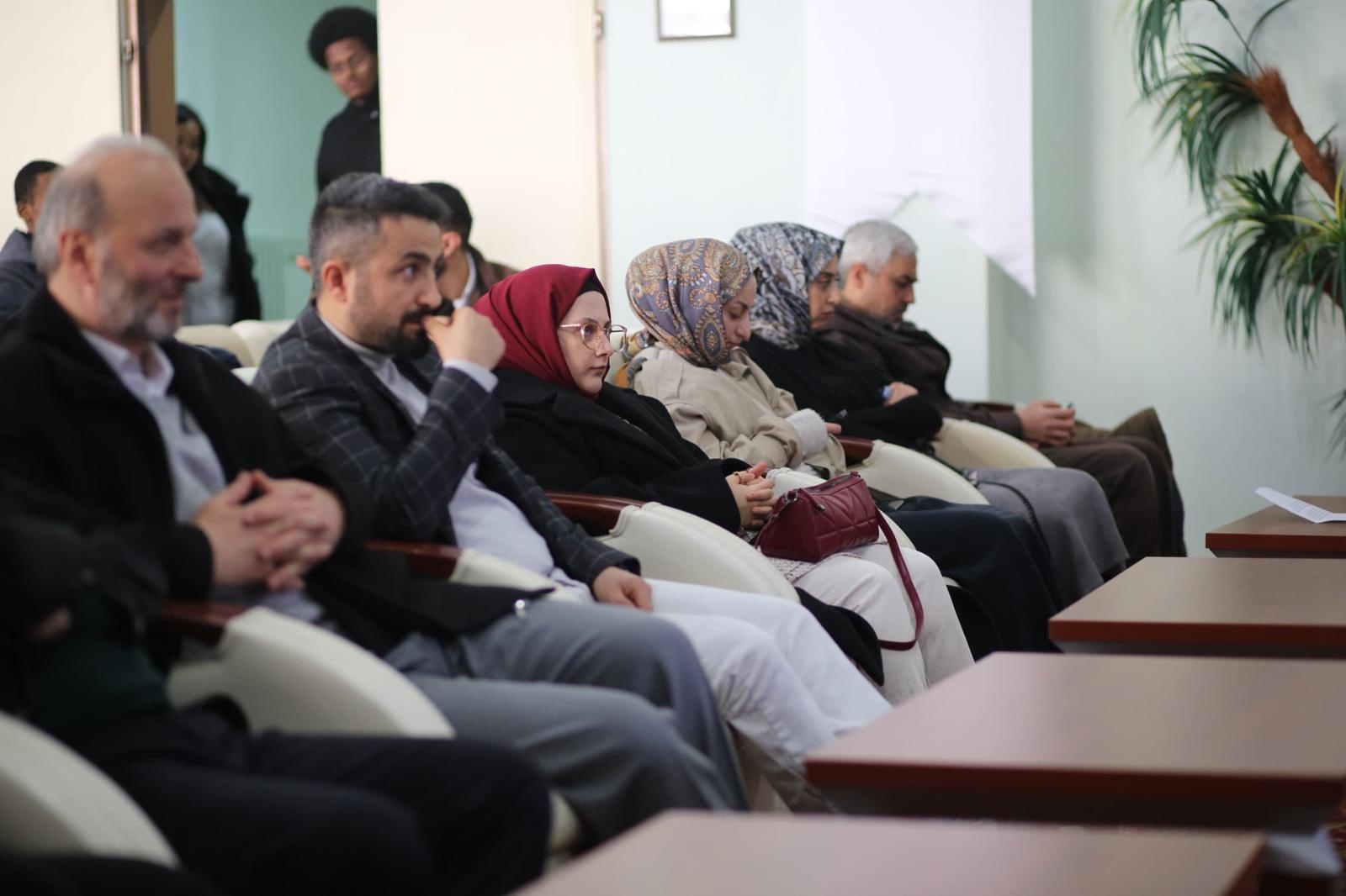 Üniversiteliler Kur’an-ı Kerim’i en güzel okumak için yarıştı 11