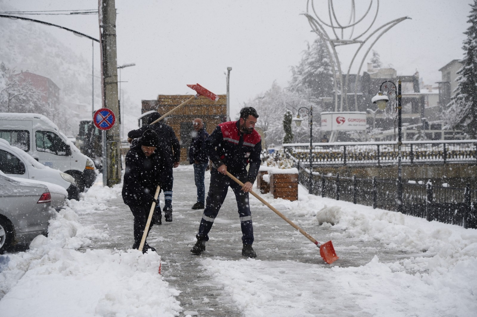 Gümüşhane’de mevsim bir gecede bahardan kışa döndü 2