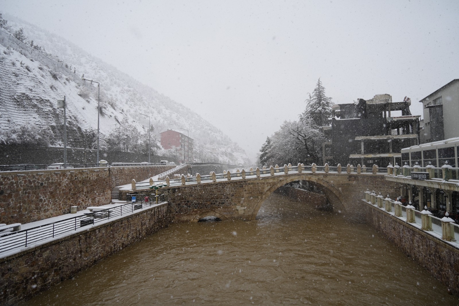 Gümüşhane’de mevsim bir gecede bahardan kışa döndü 3