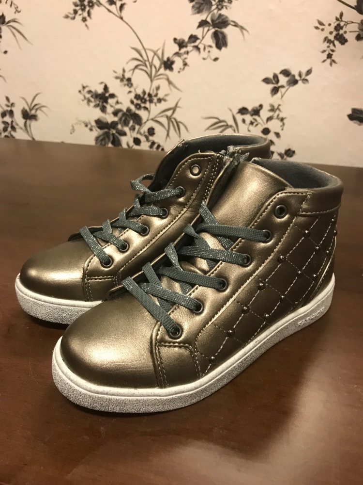 İhtiyaç sahibi öğrencilere ayakkabı hediye edildi 14