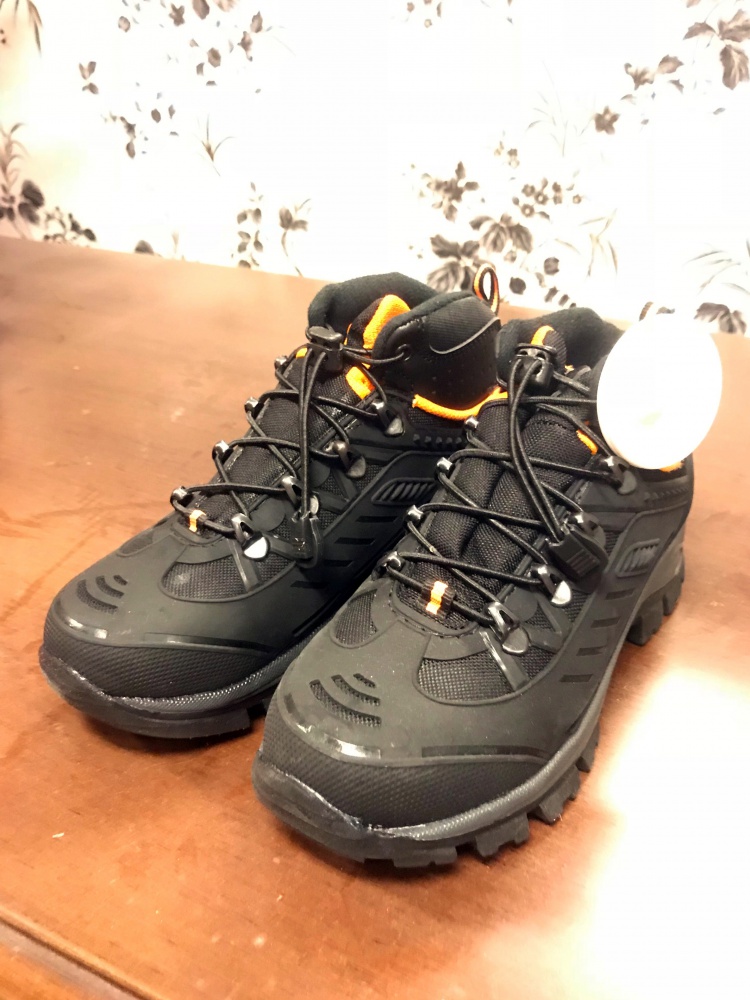 İhtiyaç sahibi öğrencilere ayakkabı hediye edildi 18