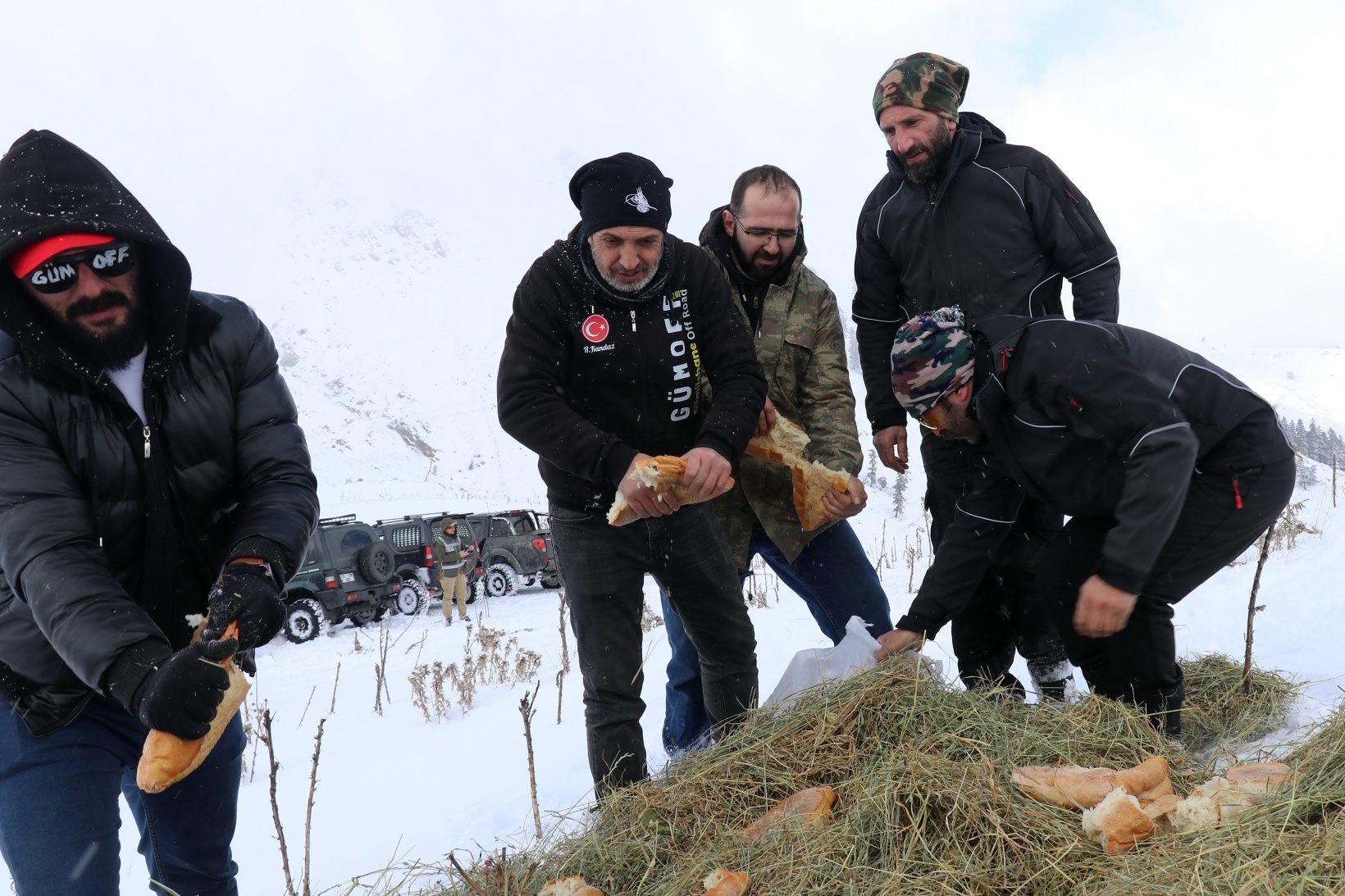 Zorlu yolları bu kez yaban hayvanları için aştılar 9
