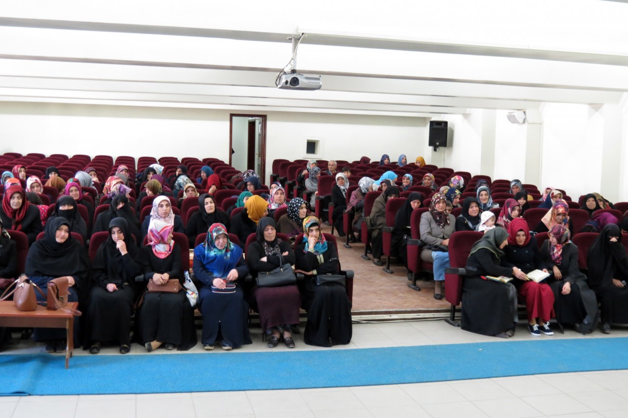 Kelkit'te kadın kursiyerlere ‘Güzel Kur’an Okuma’ yarışması 3