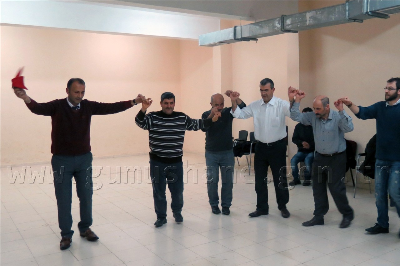 Kelkit'te halay halkla buluşuyor 4