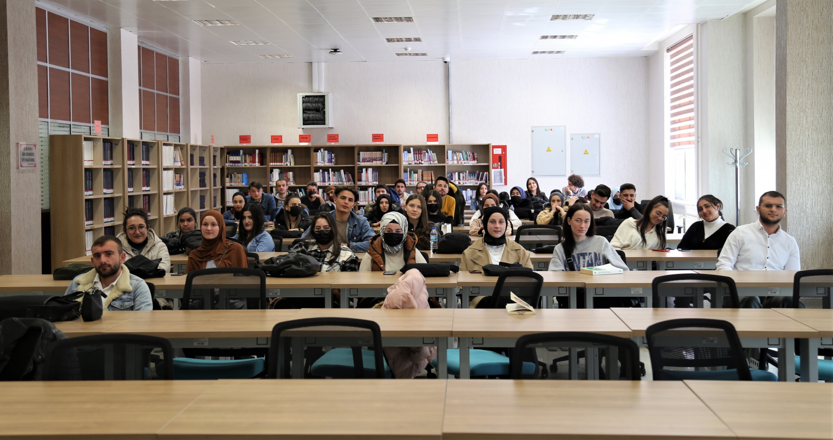 Üniversitede en çok kitap okuyanlara ödülleri verildi 2