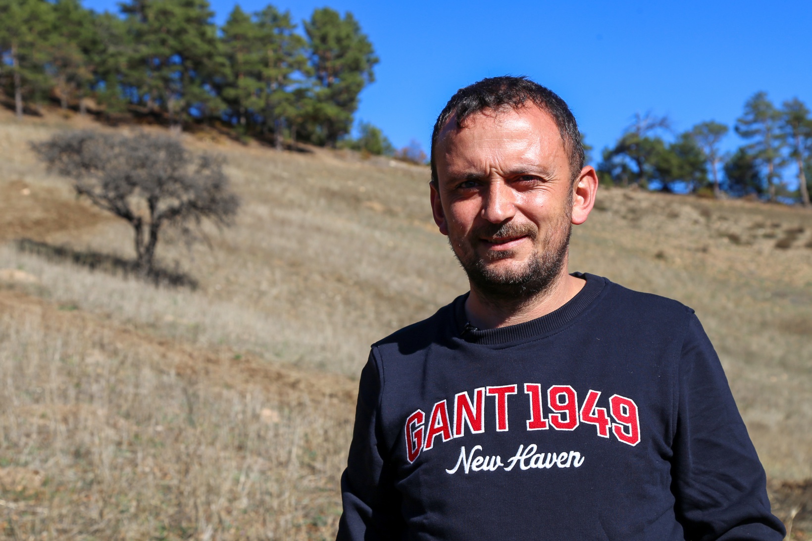 Kuşlar aç kalmasın diye 11 yıldır boş tarlaları ekiyorlar 6