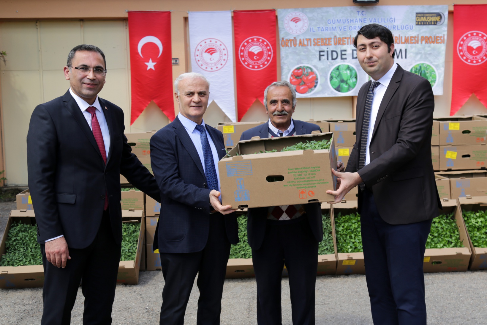 Gümüşhane’den 195 bin sebze fidesi toprakla buluşacak 10