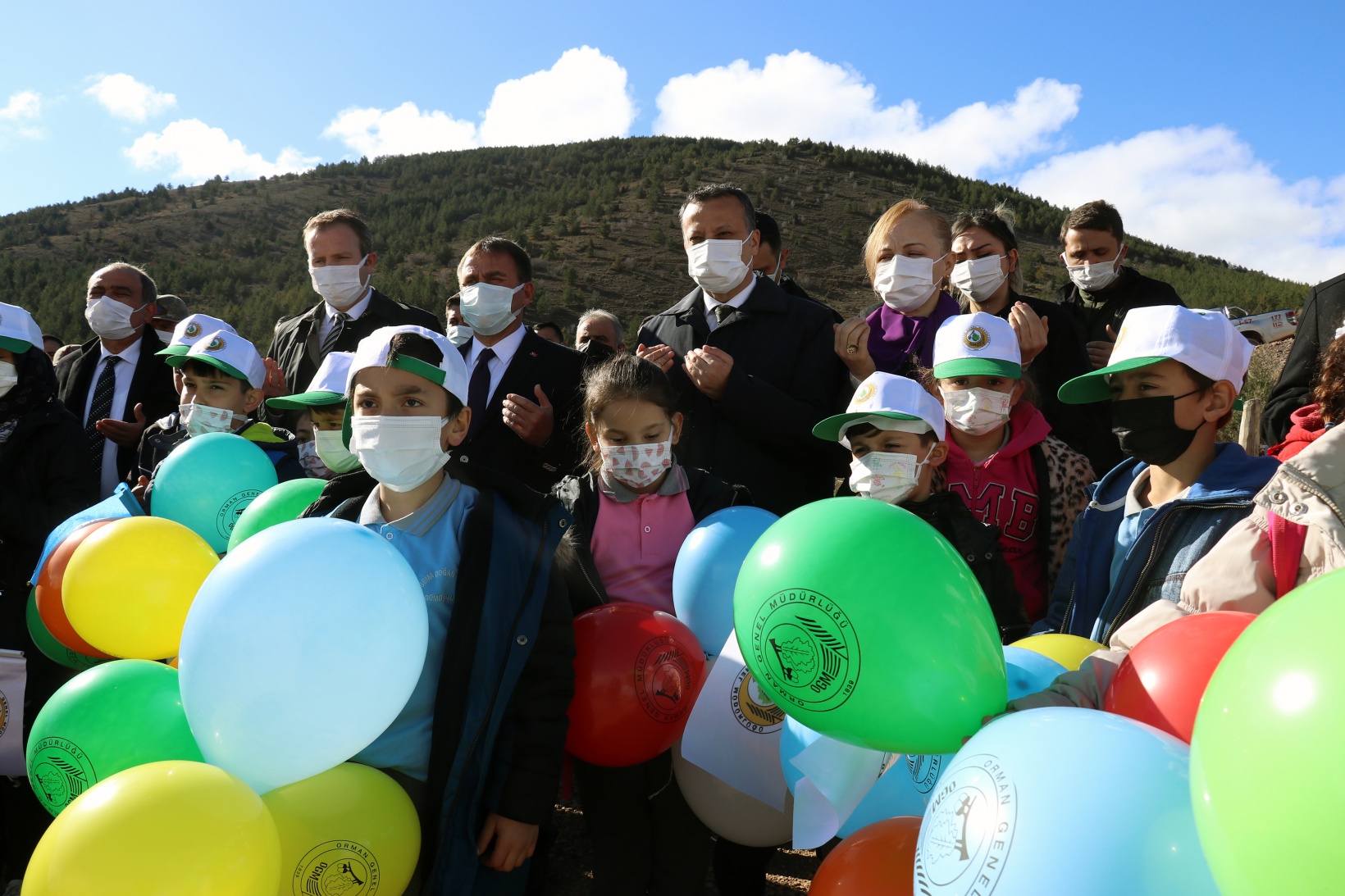 Gümüşhane’de Milli Ağaçlandırma Gününde binlerce fidan toprakla buluştu 11