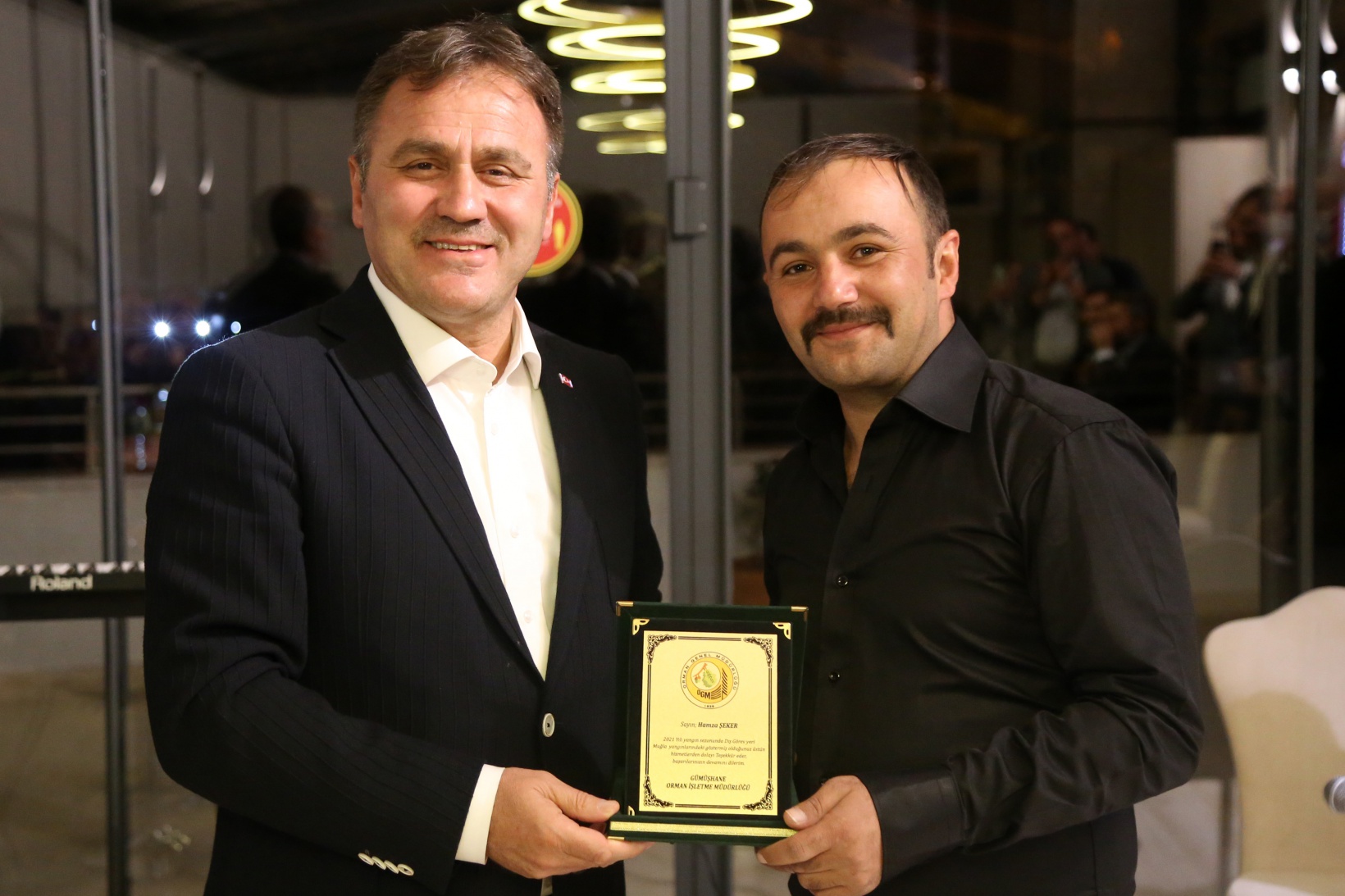 Orman kahramanlarına plaketleri verildi 8