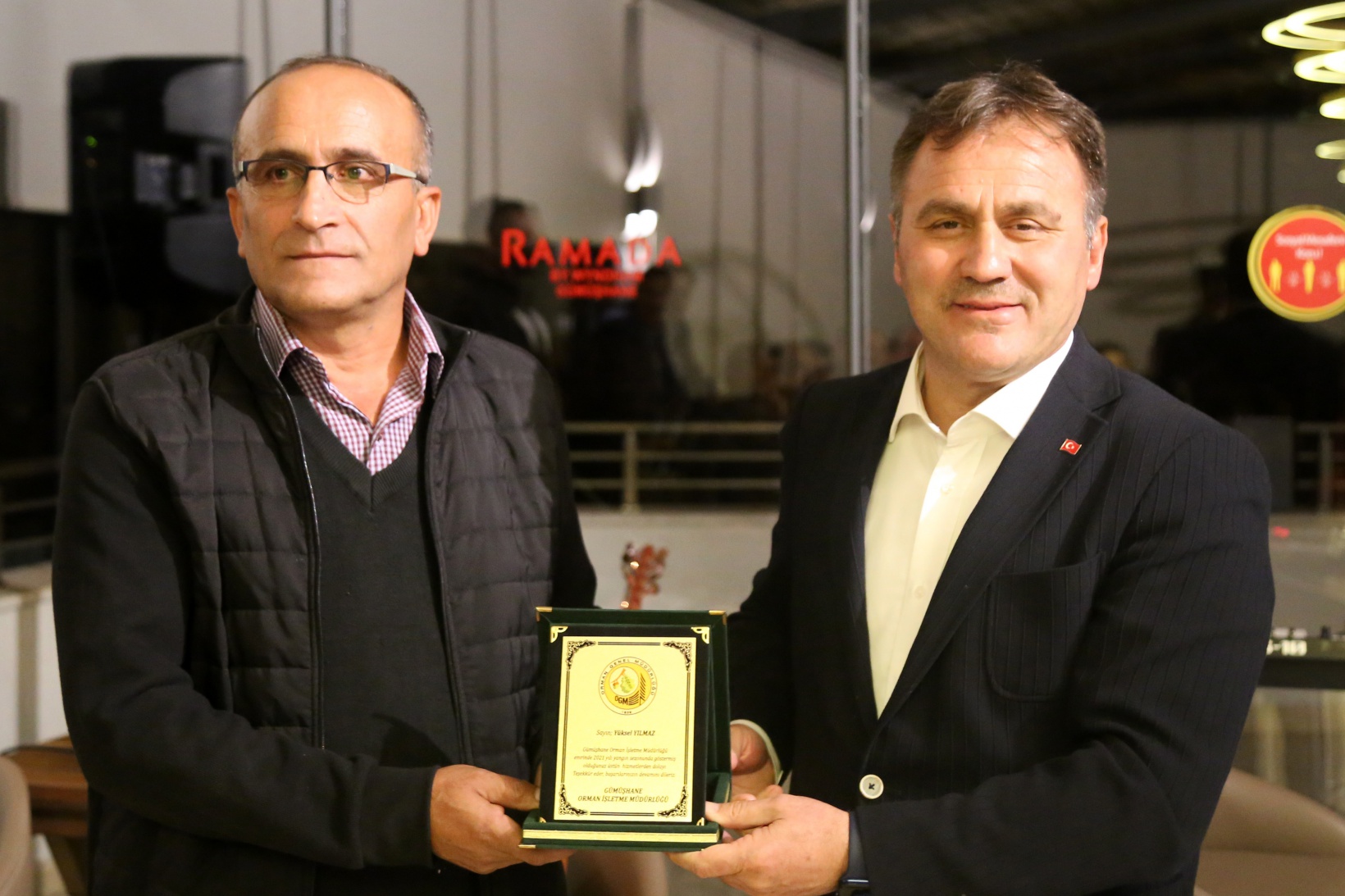 Orman kahramanlarına plaketleri verildi 10