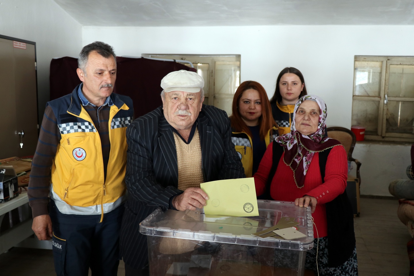 Gümüşhane'de hastalar sandıklara devlet eliyle götürülüyor 4