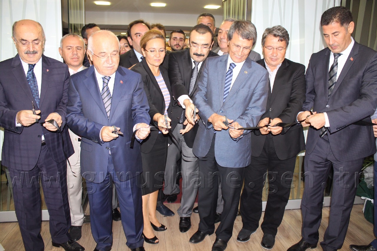 Milletvekili Üstün, Soykırım Sergisinde 1