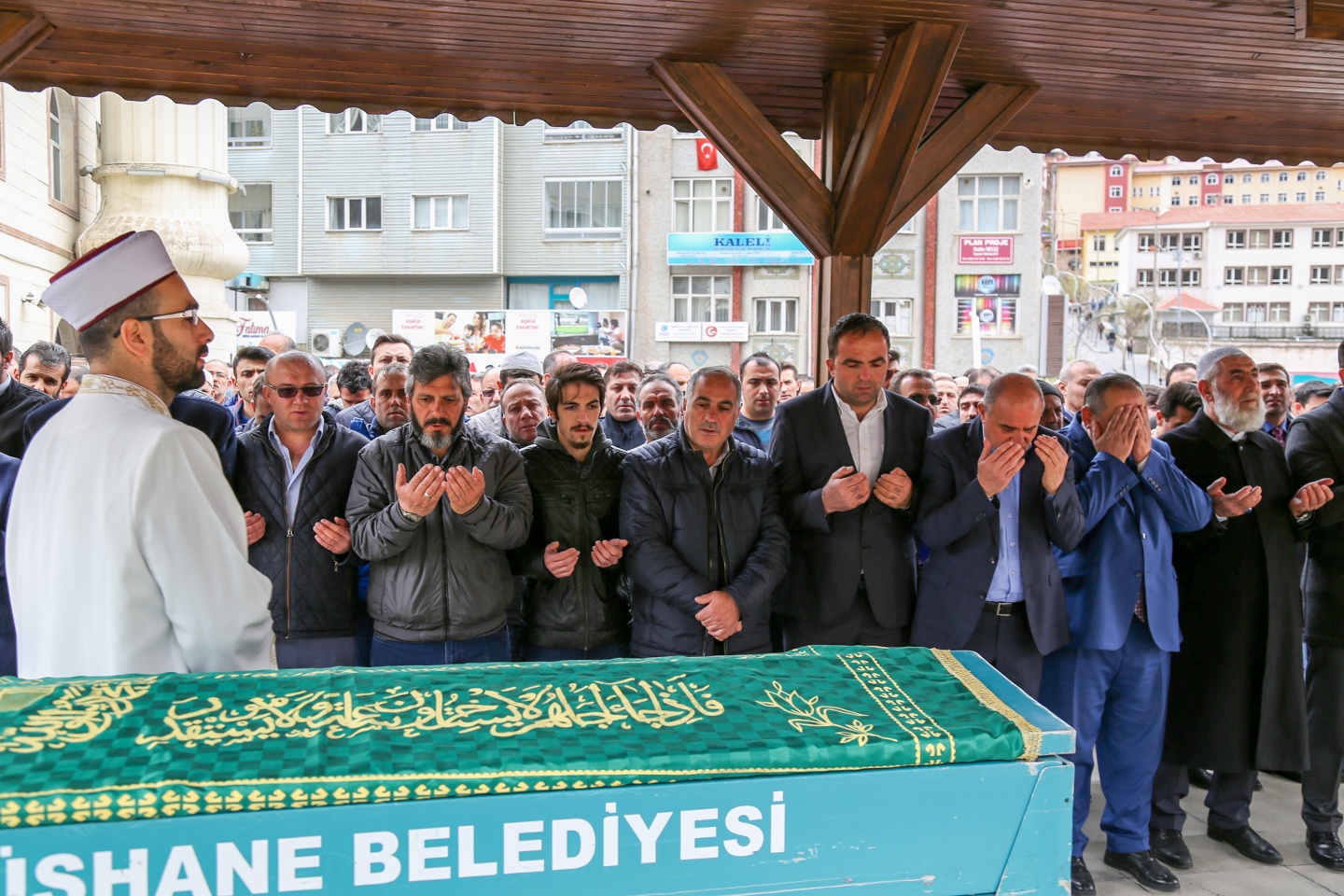 Paşa müdür son yolculuğuna uğurlandı 7