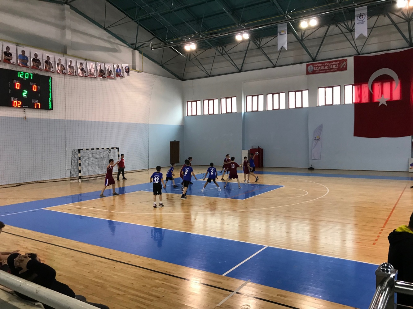 Hentbol grup müsabakaları başladı 4