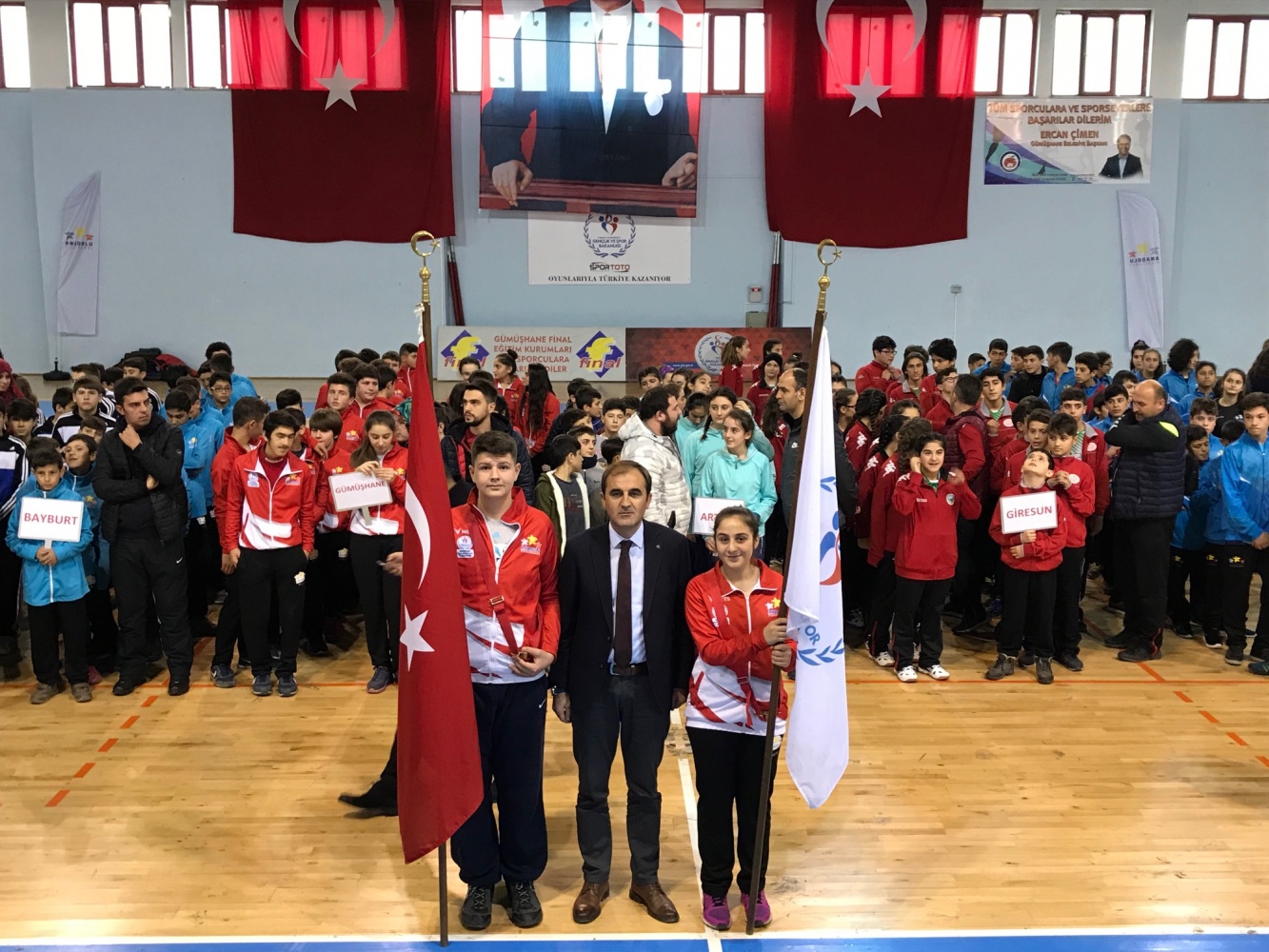 Hentbol grup müsabakaları başladı 2