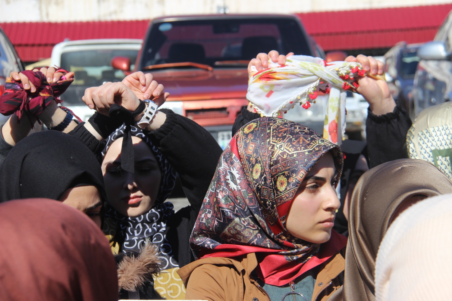 ‘Kadınlara ve Çocuklara Dokunmayın’ 14