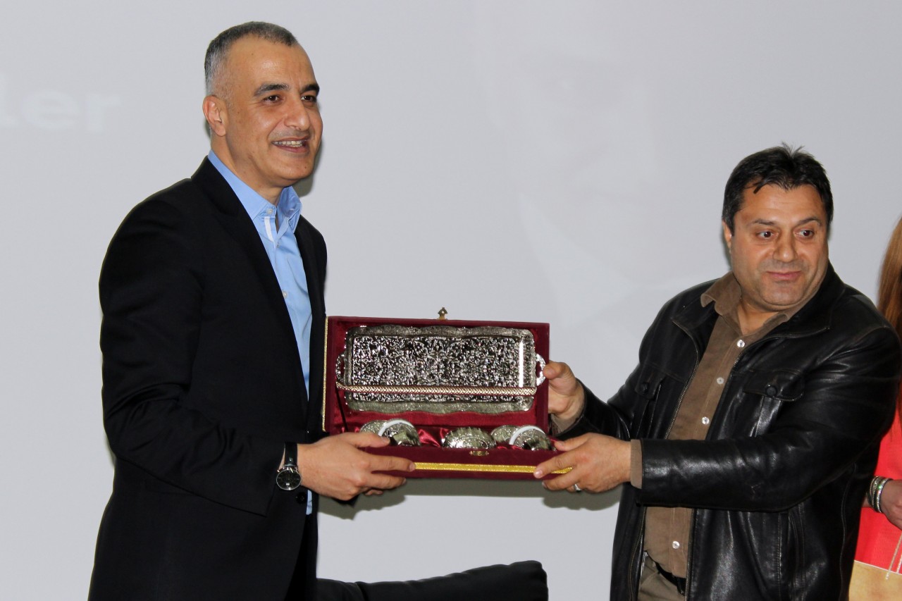 Bekir Develi Gümüşhane’de Gençlerle Buluştu 5