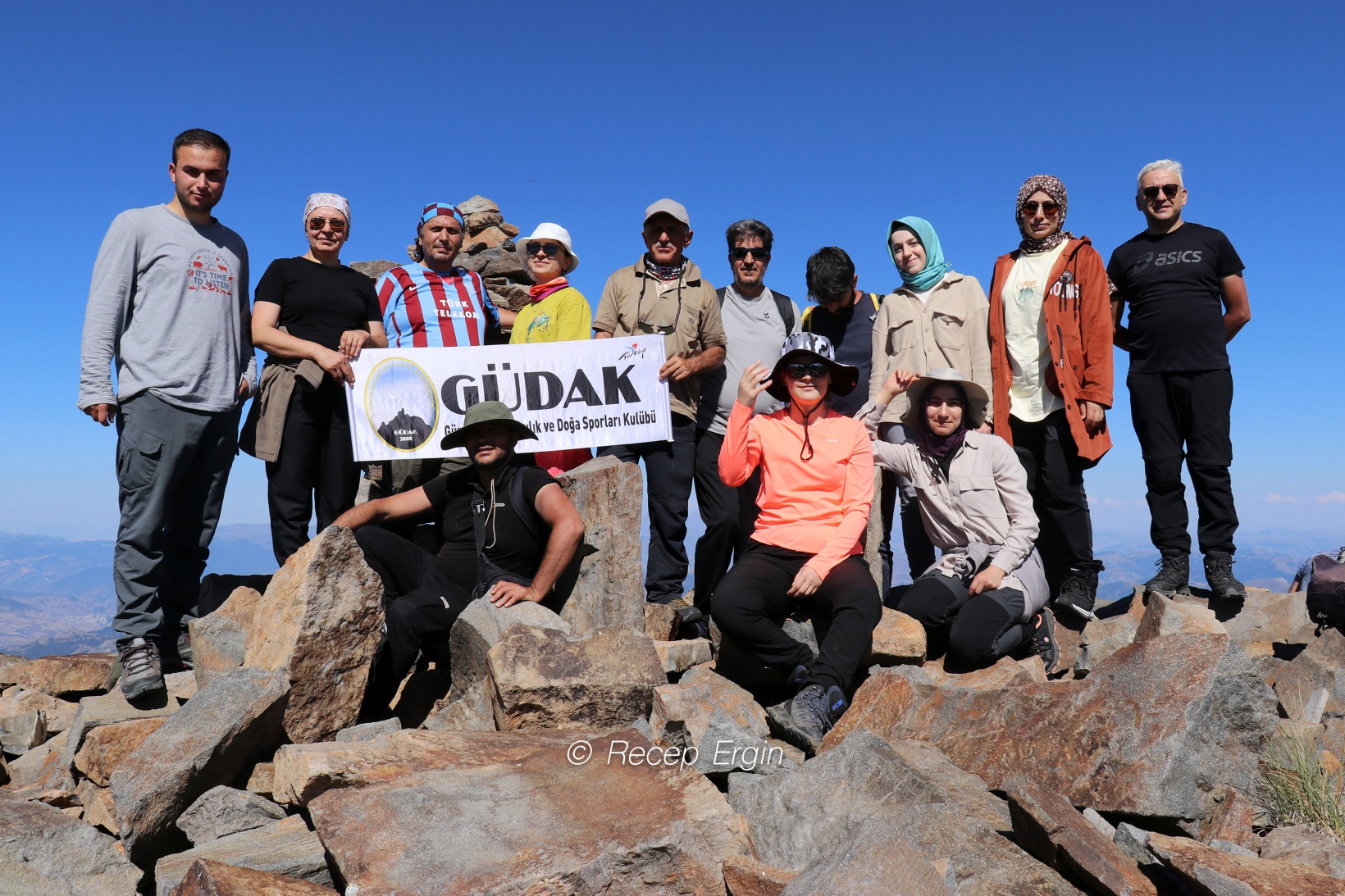 3 bin 333 metrede Yusuf Dikeç pozu verdiler 15