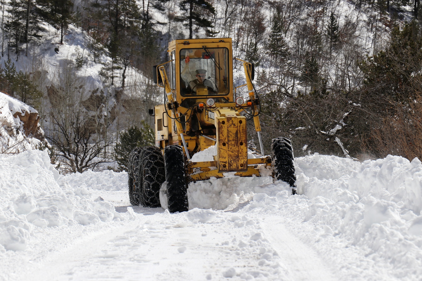 Gümüşhane’de karla mücadele çalışmaları sürüyor 12