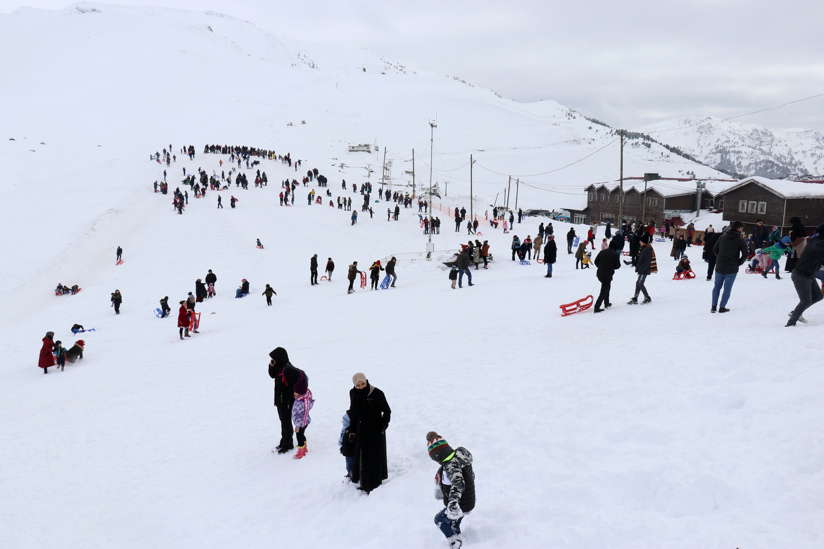 Zigana dağı yarıyıl tatilinde doldu taştı 11