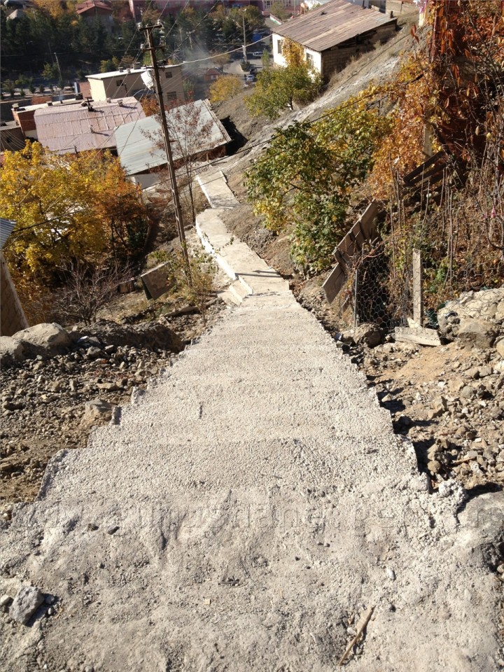 Belediye'den Her Mahalleye Yeni Bir Merdiven 5