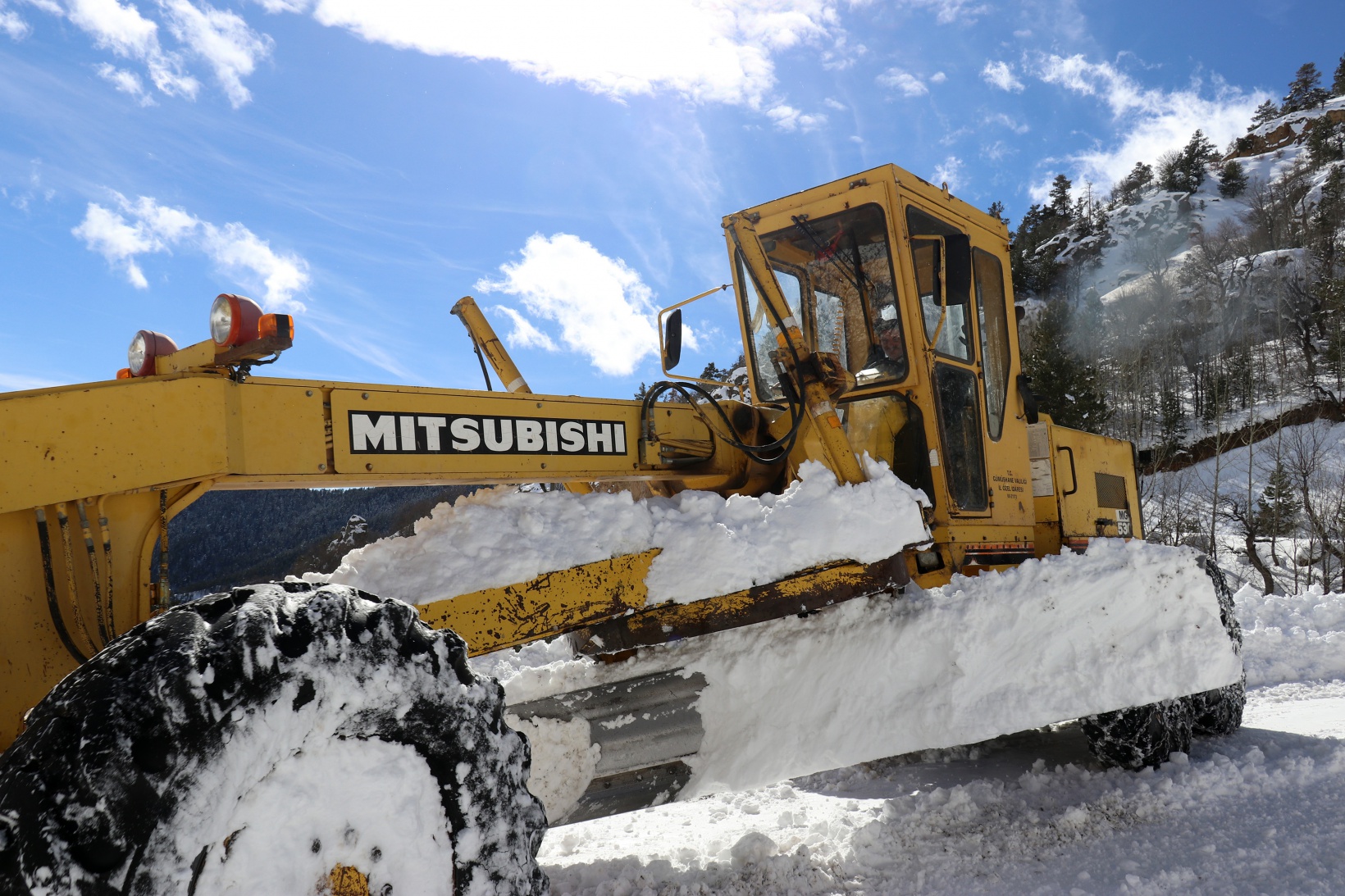 Gümüşhane’de karla mücadele çalışmaları sürüyor 15