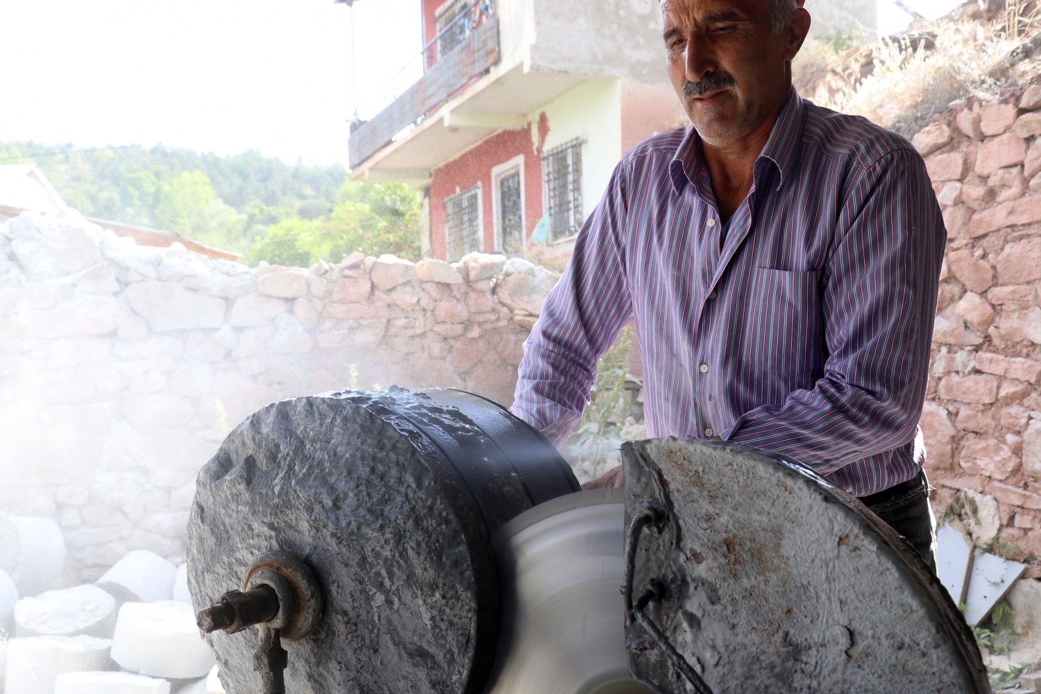 Ekmeğini taştan çıkaran son usta 7