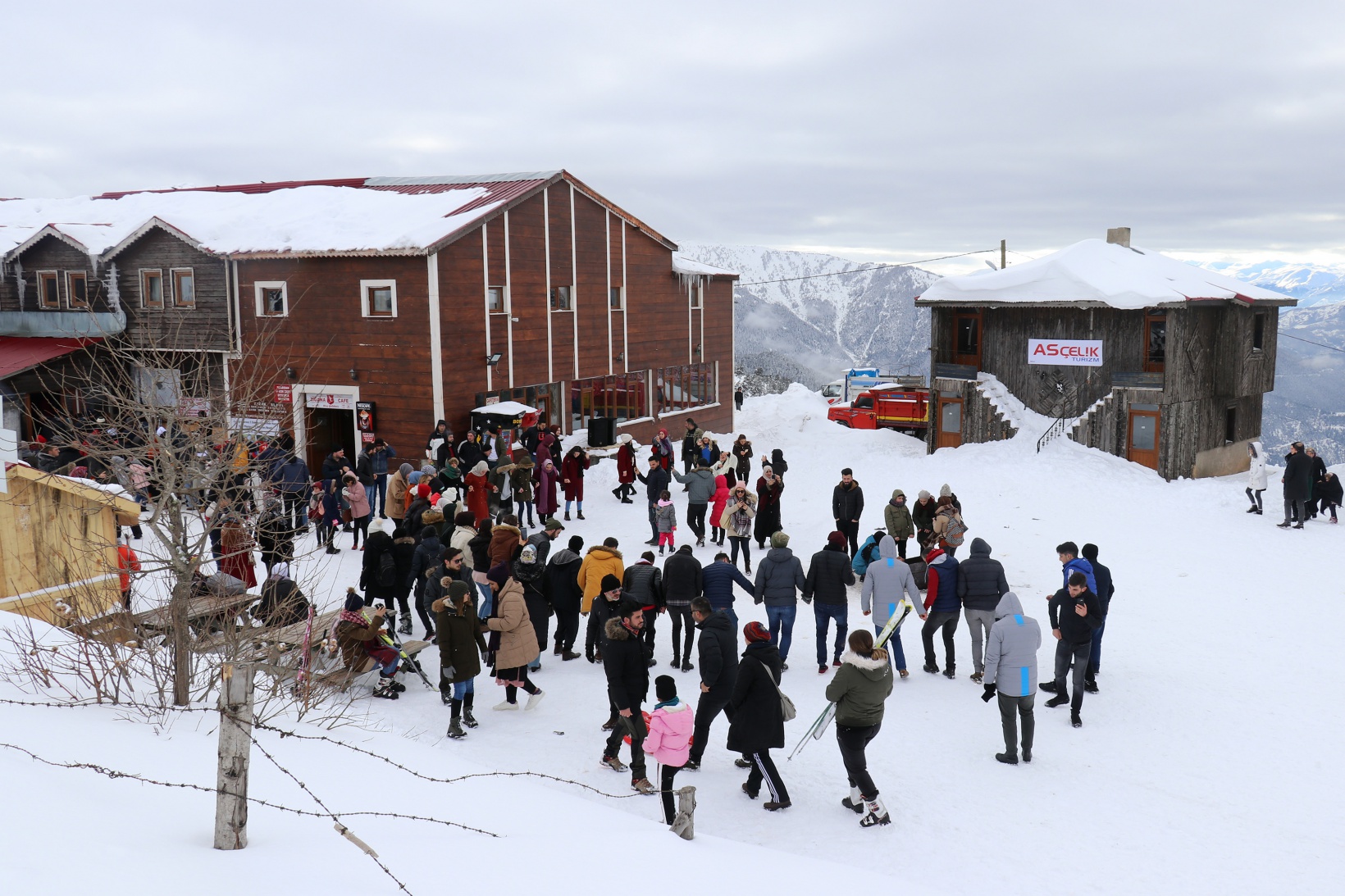 Zigana dağı yarıyıl tatilinde doldu taştı 26