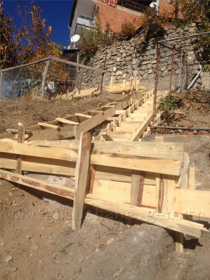 Belediye'den Her Mahalleye Yeni Bir Merdiven 9