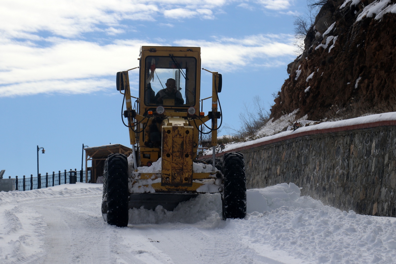 Gümüşhane’de karla mücadele çalışmaları sürüyor 9