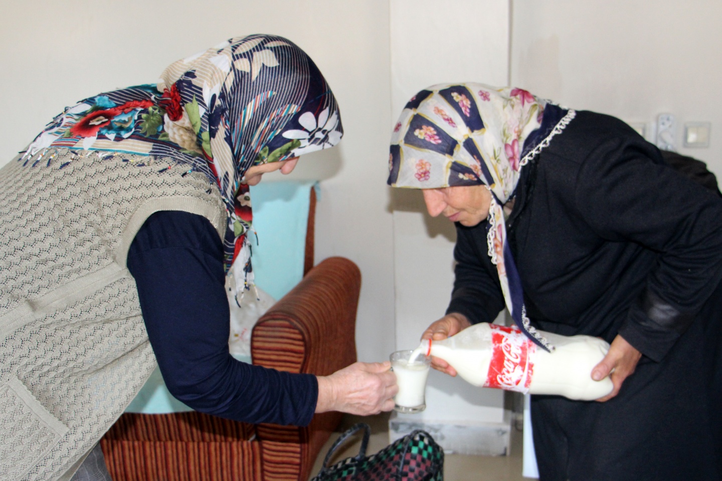 35 yıldır Gümüşhane Devlet Hastanesindeki hastalara zemzem suyu ikram ediyor 2