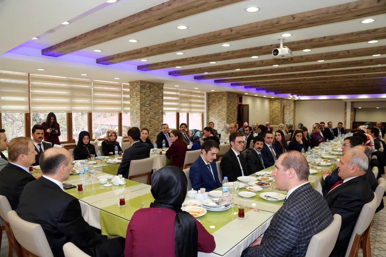 Vali Yavuz aday öğretmenlere seslendi 4