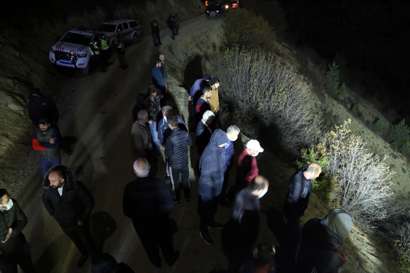 Gümüşhane’de kamyonet uçuruma yuvarlandı: 2 ölü, 1 yaralı 8