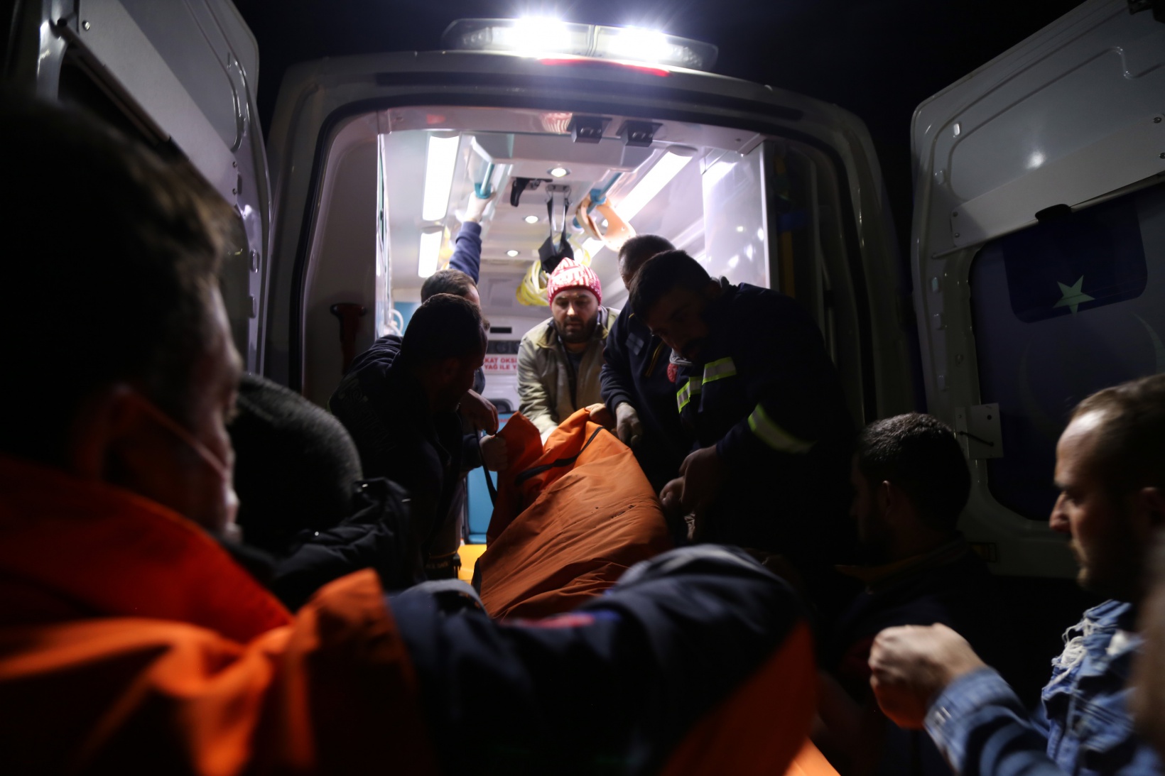 Gümüşhane’de kamyonet uçuruma yuvarlandı: 2 ölü, 1 yaralı 5