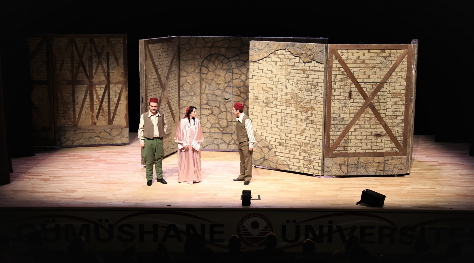 “Kuyucaklı Yusuf” büyük beğeni topladı 11