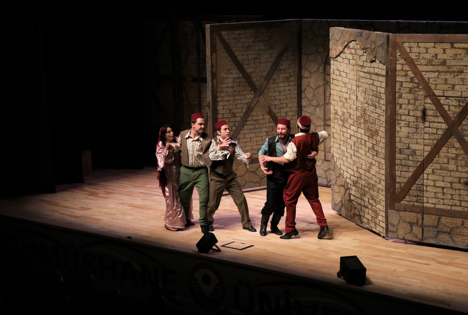 “Kuyucaklı Yusuf” büyük beğeni topladı 6