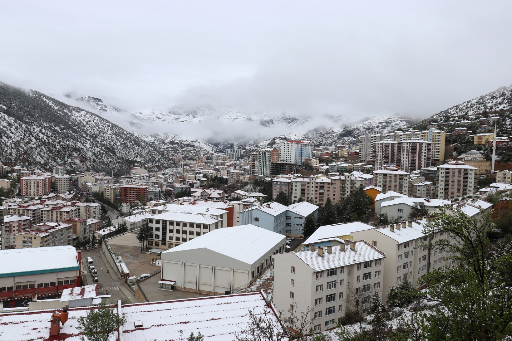 Gümüşhane Nisan ayının son günlerinde beyaz gelinliğini giydi 14