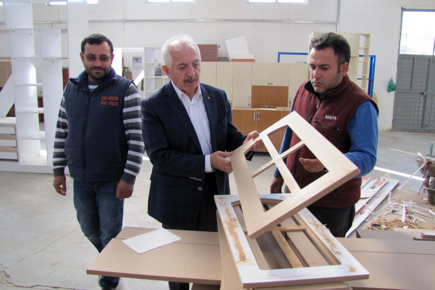 Akçay:  OSB’de üretim artarak devam ediyor 2