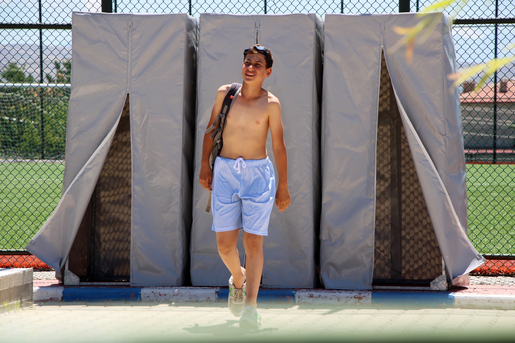 Bin 570 metre rakımdaki havuzda yüzmeyi öğreniyorlar 7