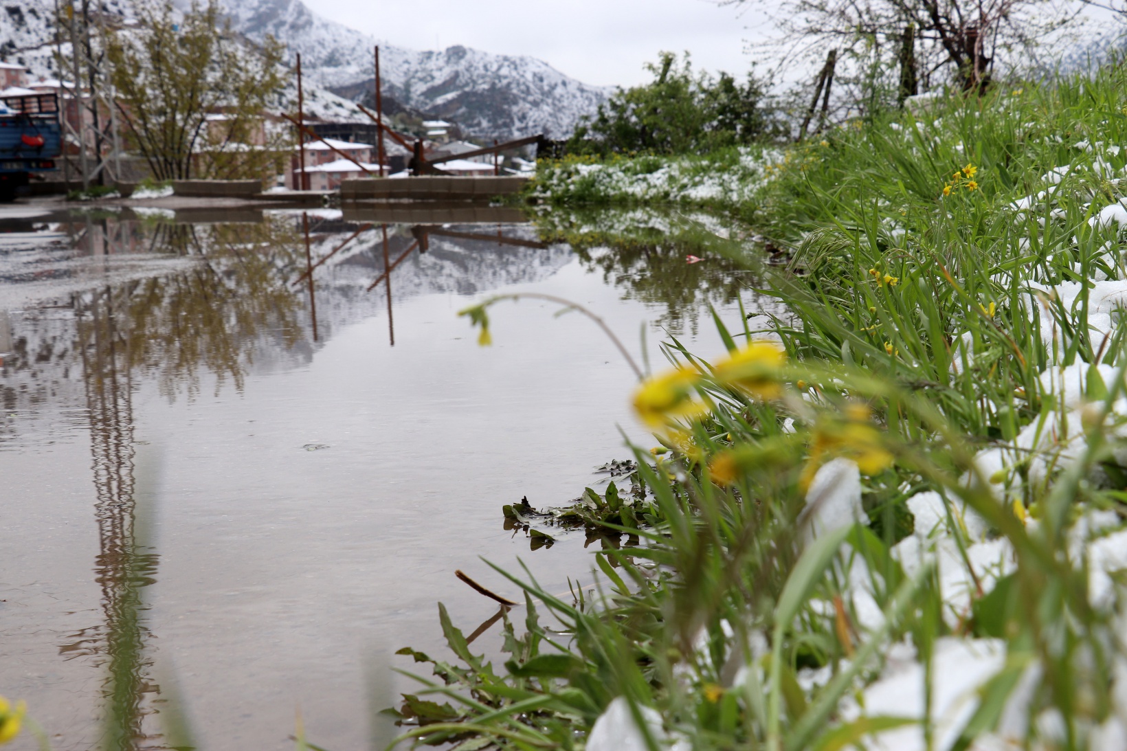 Gümüşhane Nisan ayının son günlerinde beyaz gelinliğini giydi 7