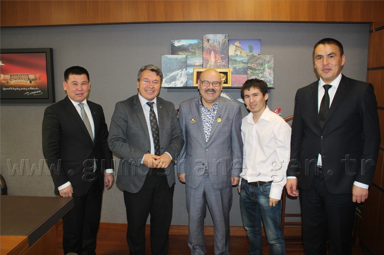 Ünlü Belgesel Yapımcısı Umarov Milletvekili Üstün’ü Ziyaret Etti 4