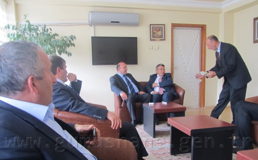 Milletvekili Üstün, Şiran'da Muhtarlarla Buluştu 1